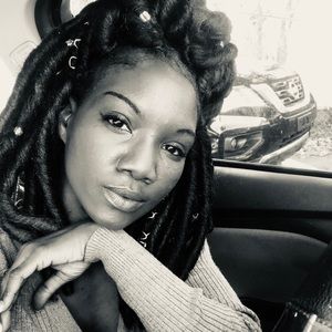 Meet your Posher, Deanna